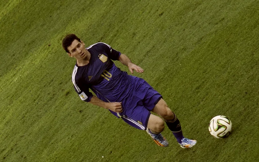 莫德里奇：用跑动把防守任务变成进攻起点的人·老胶片回放